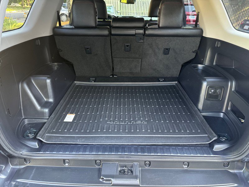 Used 2020 Toyota 4Runner Venture w/ Moonroof Package AWD/4WD image 37