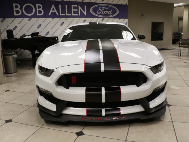 Used 2019 Ford Mustang Shelby GT350R w/ GT350R Equipment Group 920A RWD image 3