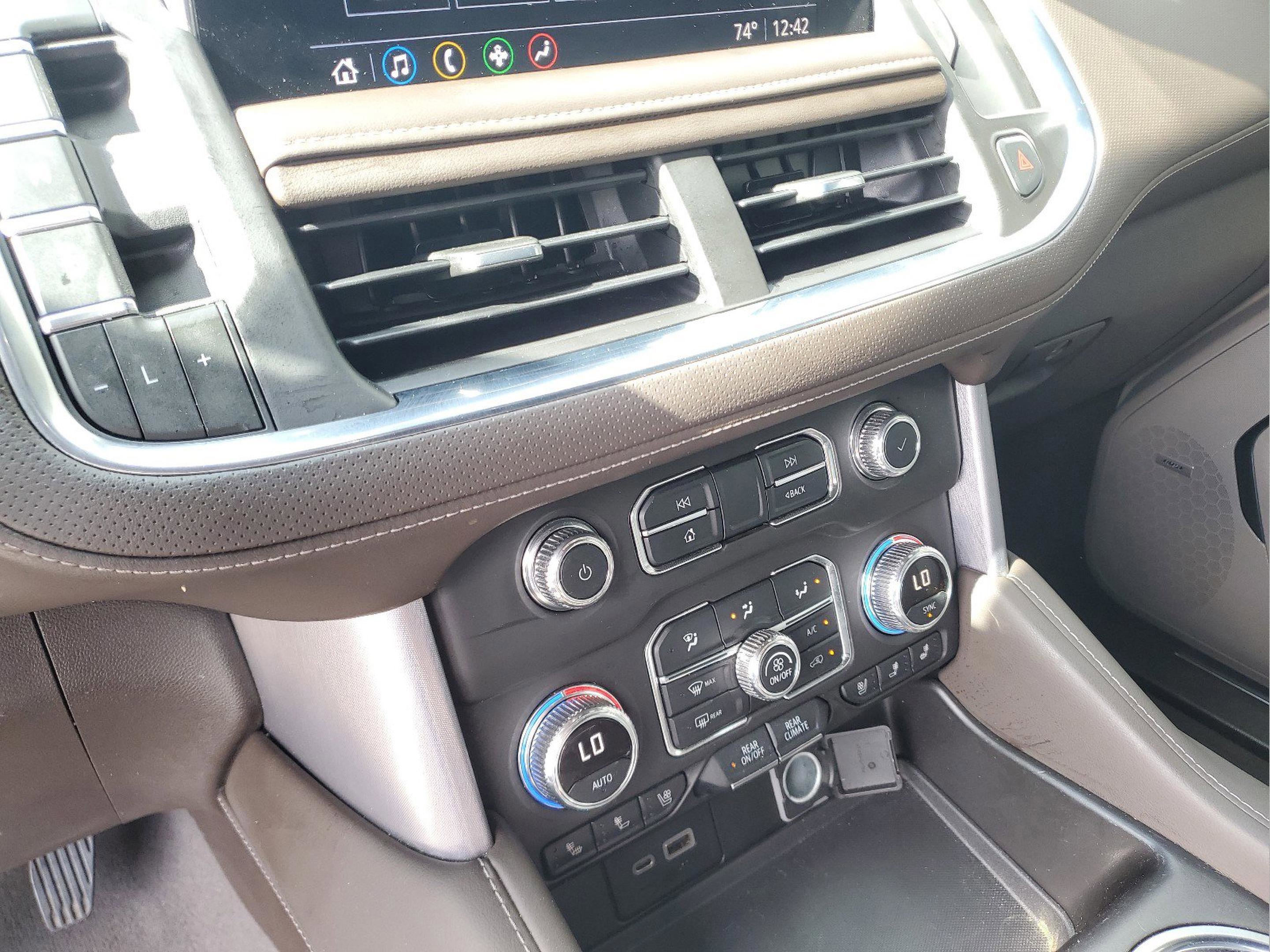 Used 2021 GMC Yukon SLT w/ SLT Premium Package image 23