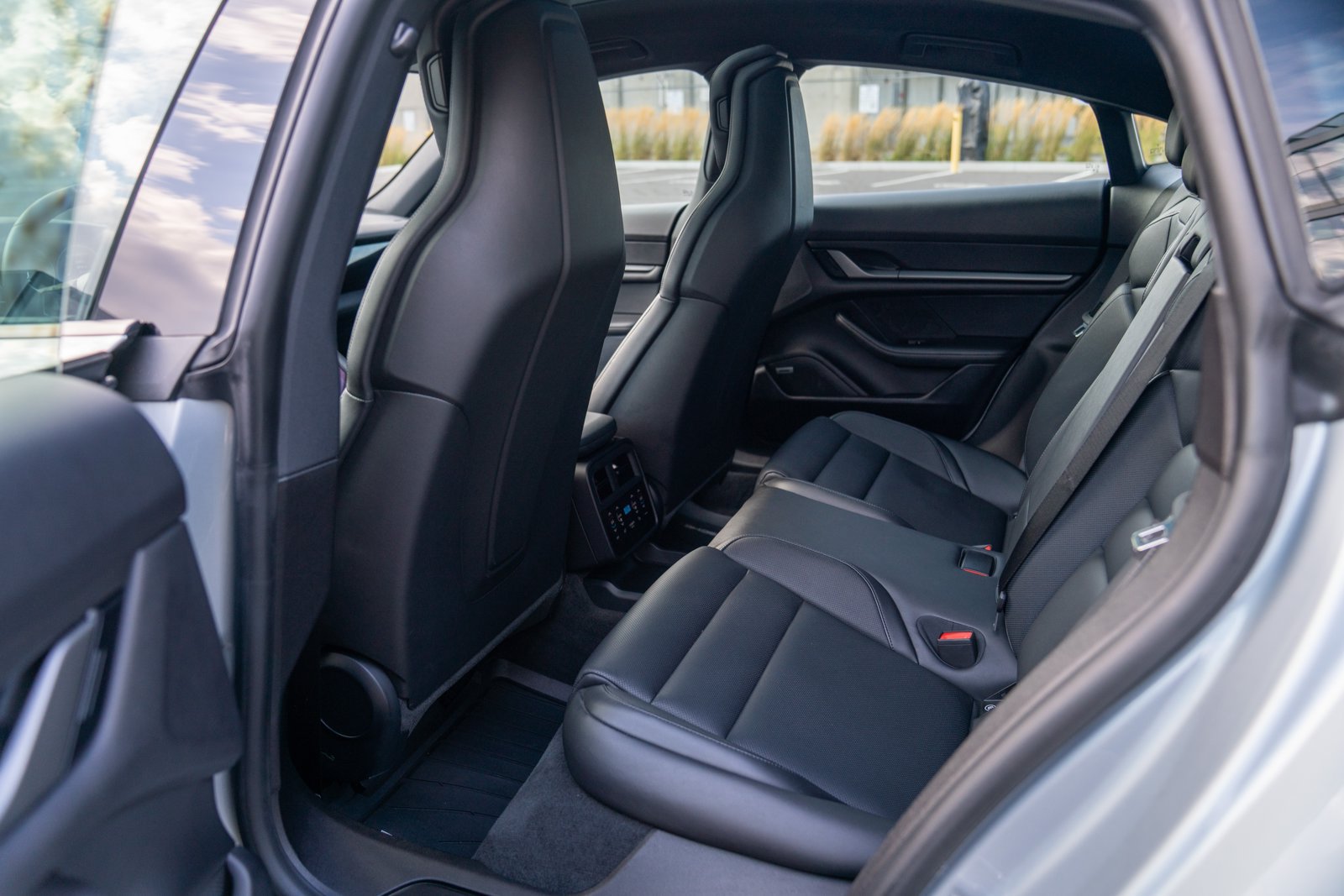 Certified 2025 Porsche Taycan AWD/4WD image 21