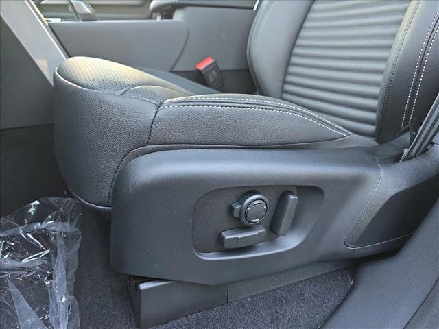New 2026 Land Rover Discovery Limited Edition AWD/4WD image 30