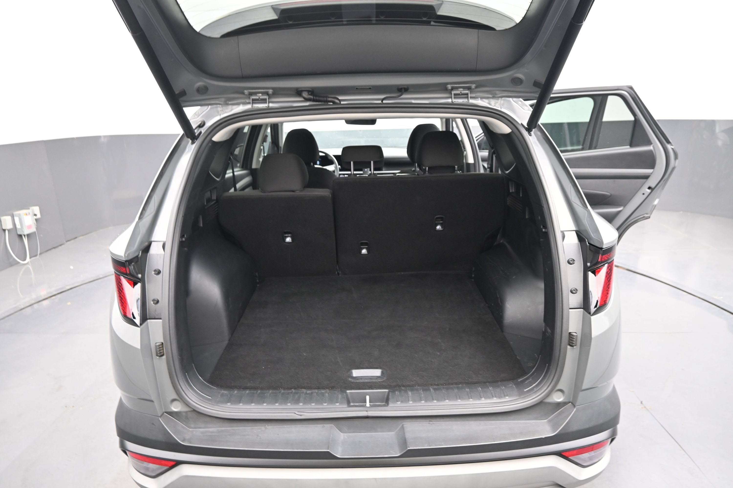 Used 2025 Hyundai Tucson SEL FWD image 14