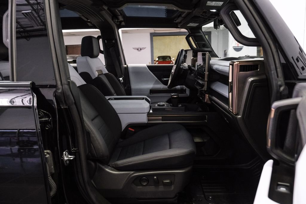 Used 2025 GMC Hummer EV 2X image 36