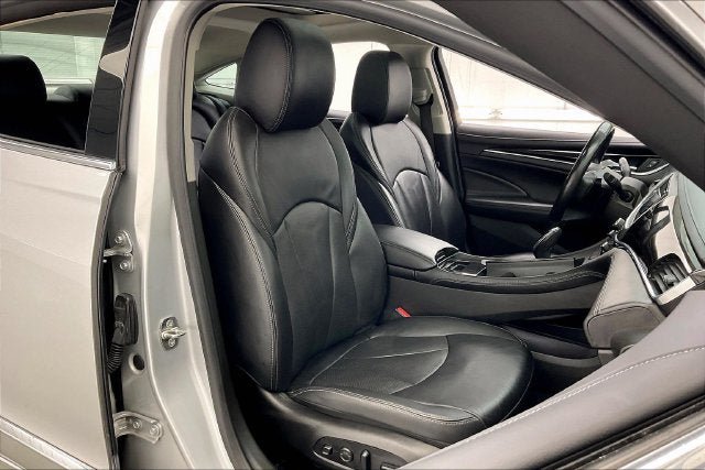 Used 2018 Buick LaCrosse Premium w/ Sun and Shade Package FWD image 7