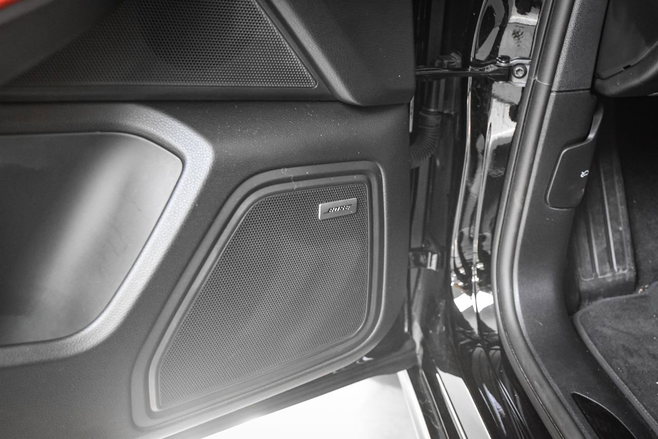 Certified 2025 Porsche Macan GTS image 19