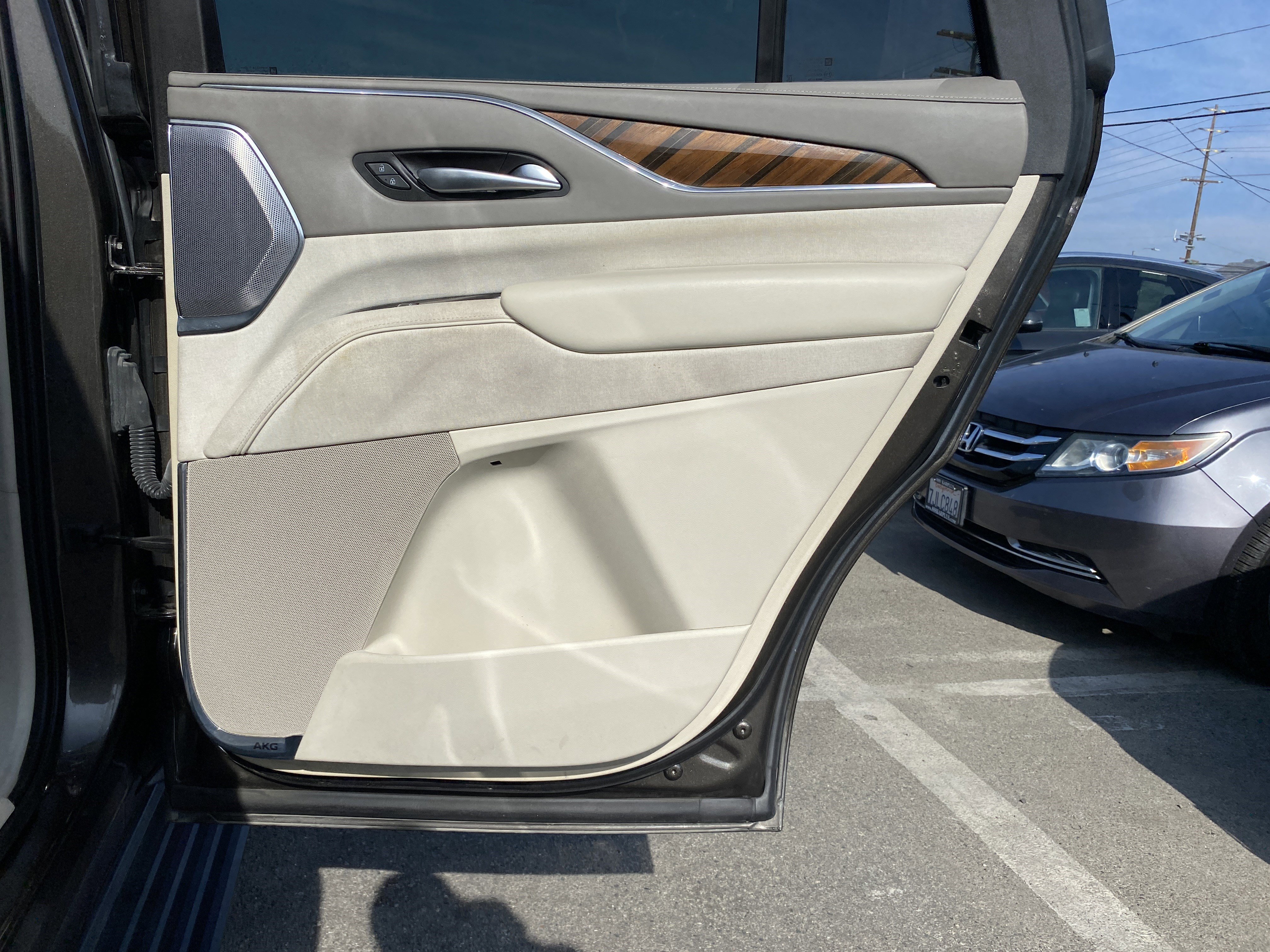 Used 2021 Cadillac Escalade Premium Luxury Platinum image 29