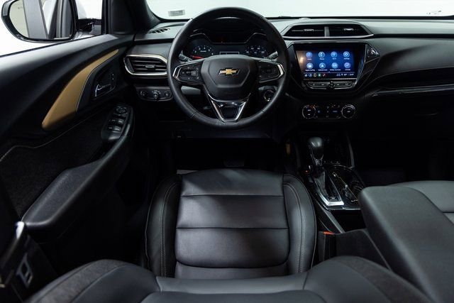 Used 2023 Chevrolet TrailBlazer ACTIV w/ Convenience Package image 3