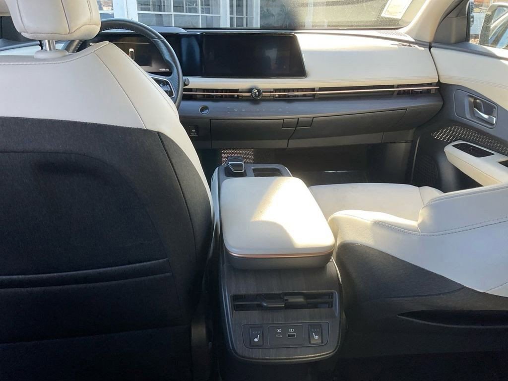 Used 2023 Nissan Ariya FWD image 27
