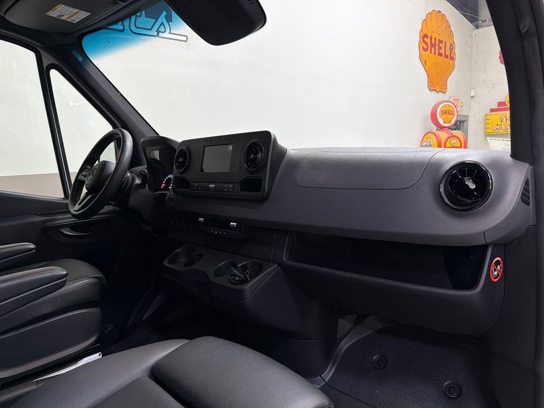 Used 2020 Mercedes-Benz Sprinter 2500 image 37