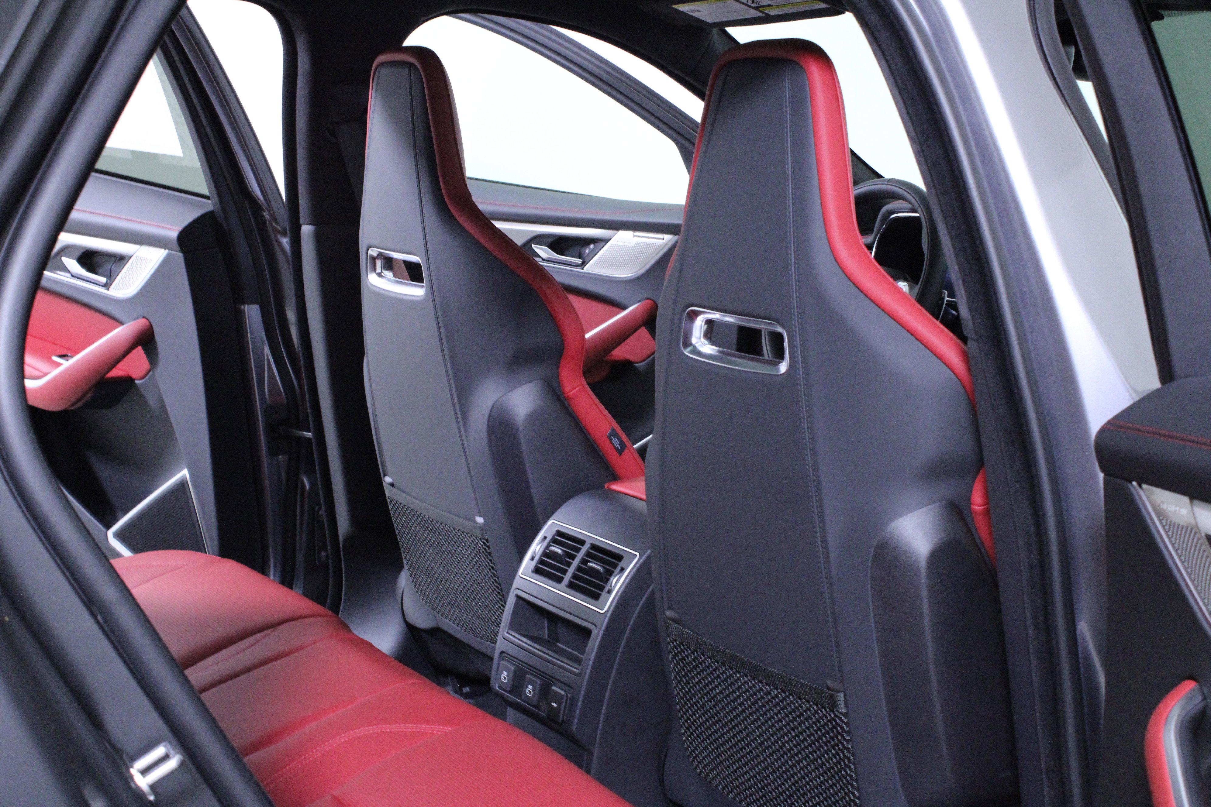 New 2026 Jaguar F-PACE R-Dynamic S image 11