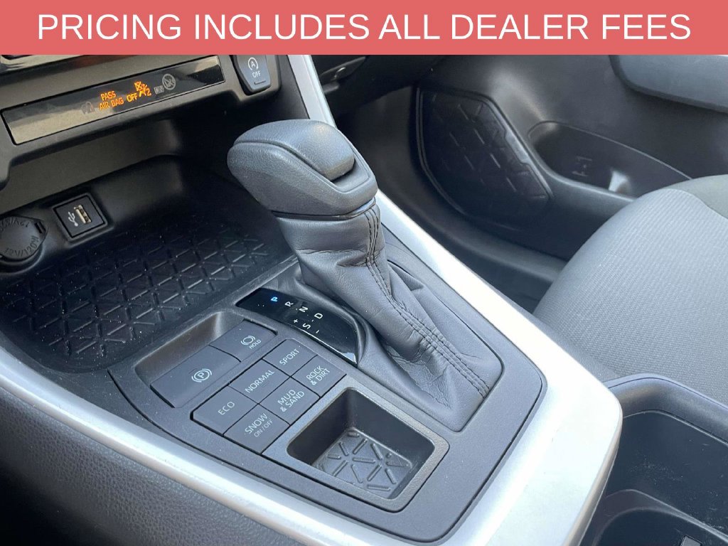 Used 2025 Toyota RAV4 XLE AWD/4WD image 32