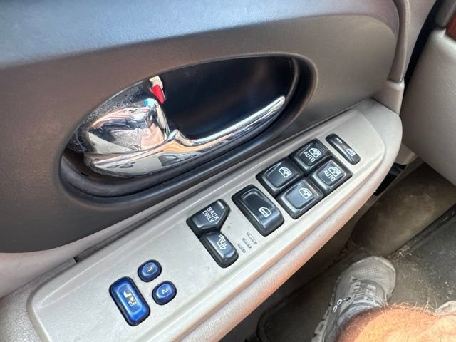 Used 2004 GMC Envoy XL SLT AWD/4WD image 21