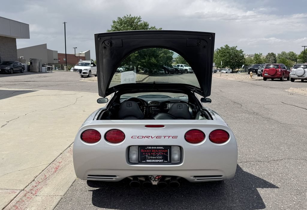 Used 1999 Chevrolet Corvette Coupe RWD image 9