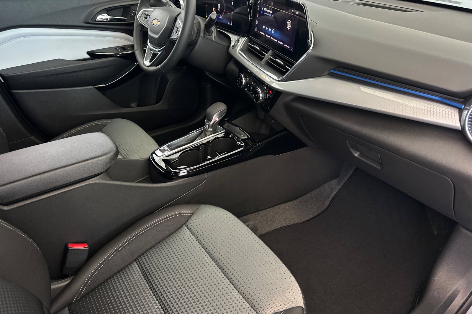 New 2026 Chevrolet Trax LT w/ Driver Confidence Package FWD image 16