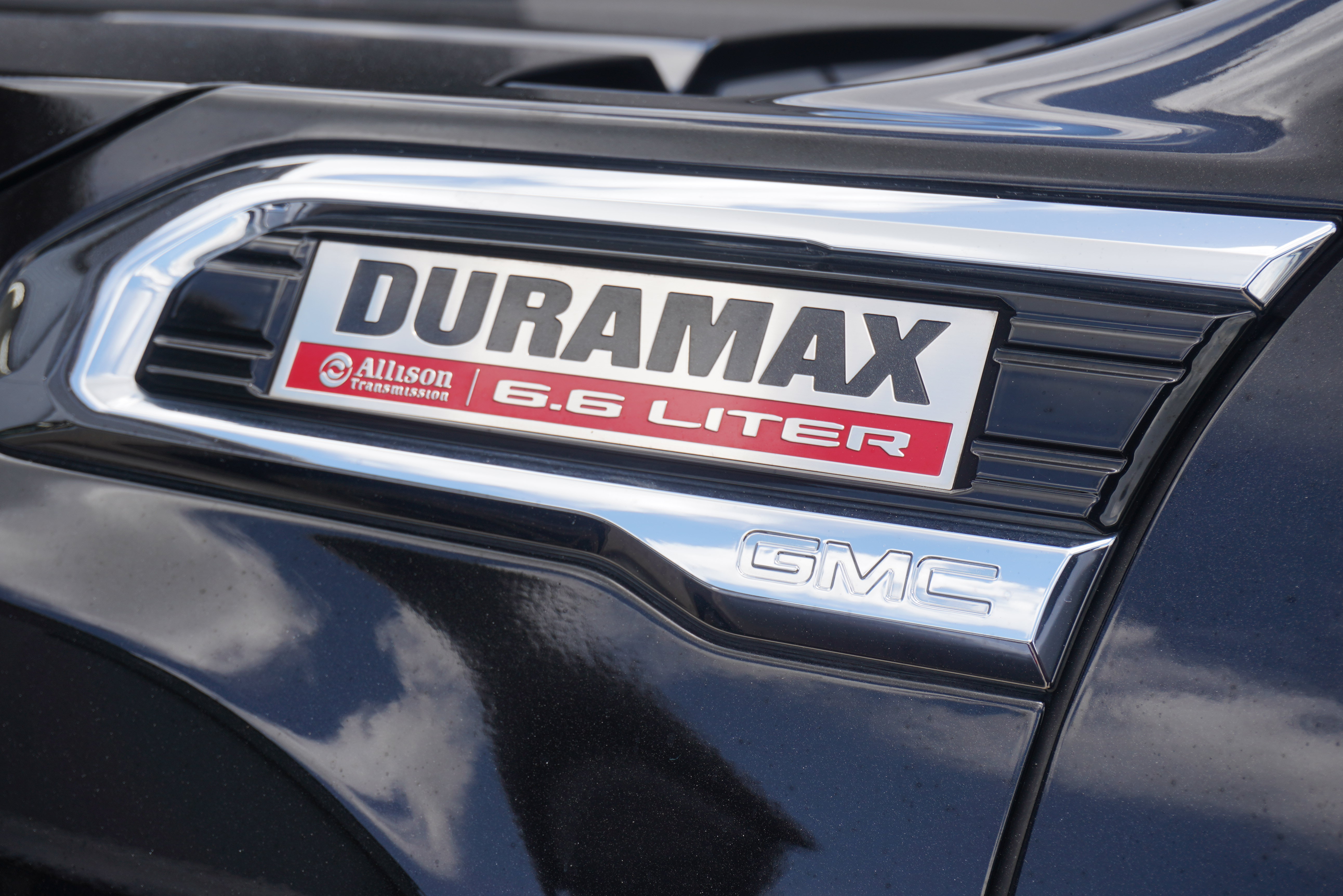 Used 2022 GMC Sierra 3500 Denali w/ Denali Black Diamond Edition AWD/4WD image 7