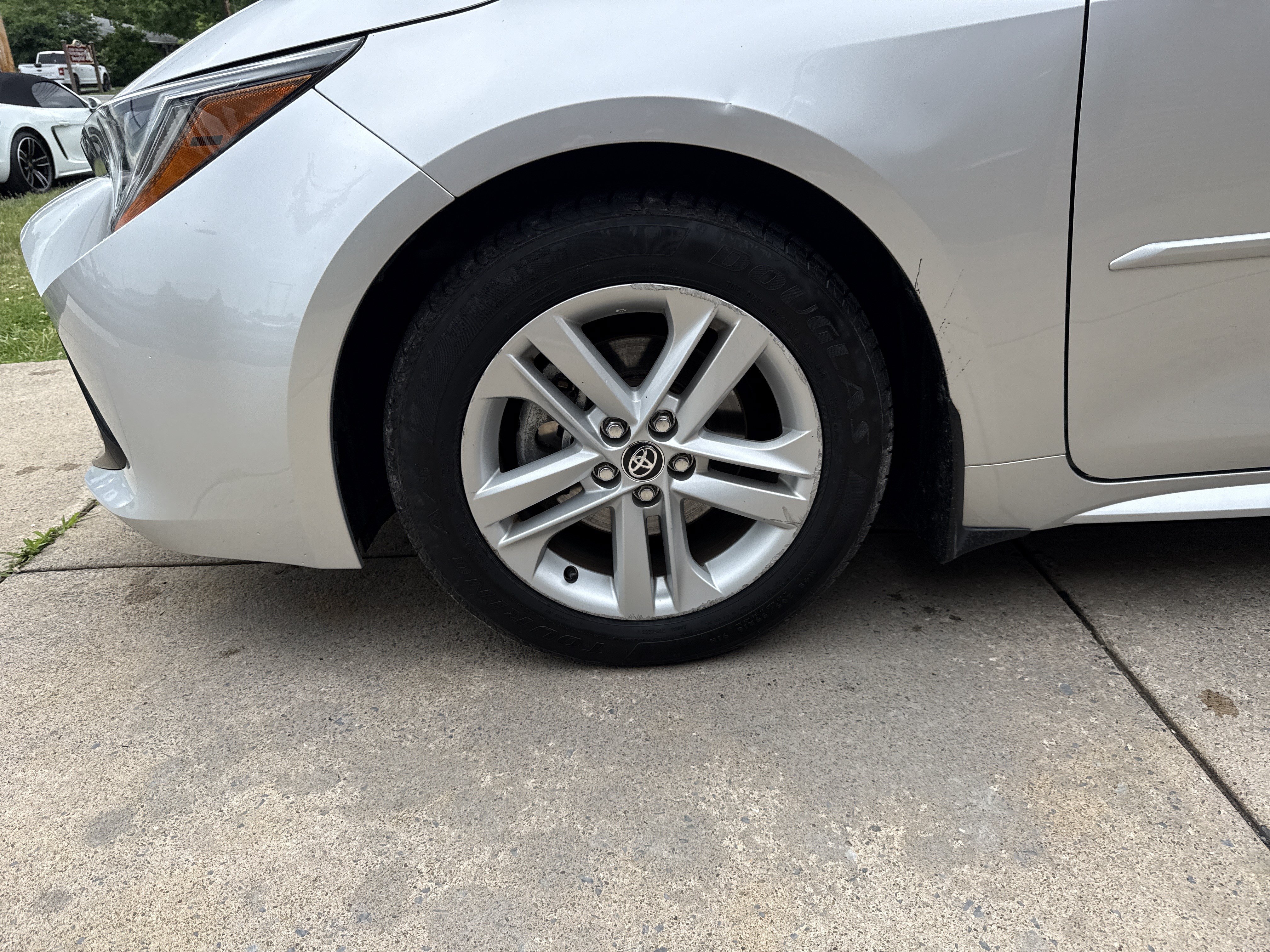 Used 2019 Toyota Corolla SE w/ SE Option Package FWD image 11