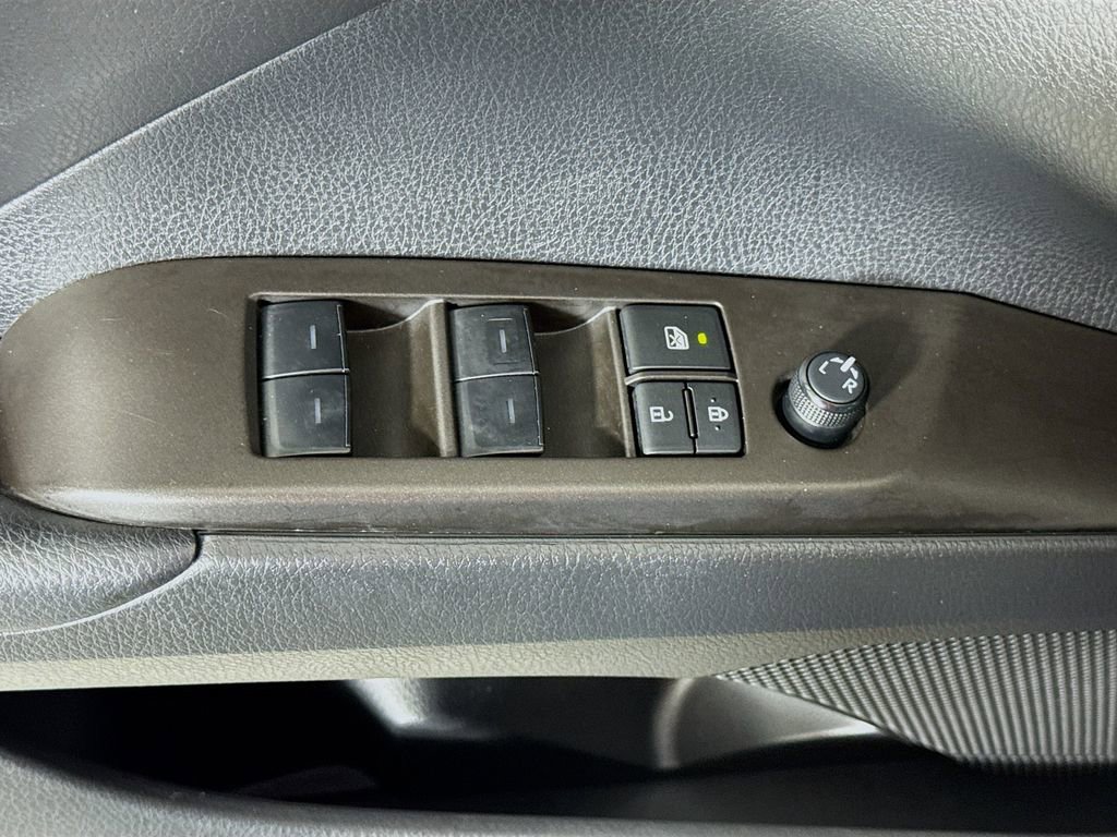 Used 2024 Toyota Camry SE image 17
