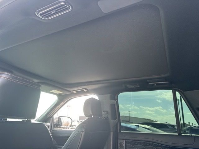 Used 2022 Ford Expedition Platinum image 16