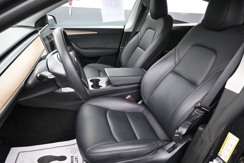 Used 2024 Tesla Model Y 2WD image 29
