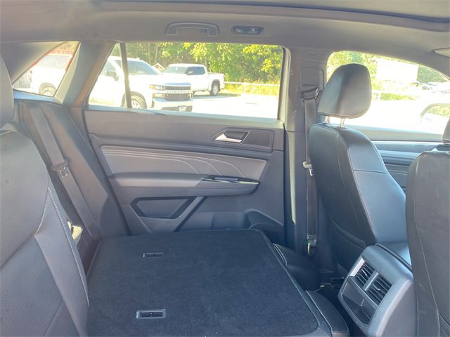 Used 2023 Volkswagen Atlas Cross Sport SEL R-Line image 13