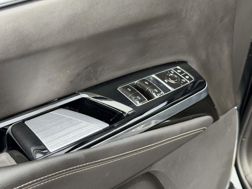Certified 2025 Cadillac Escalade ESV Premium Luxury AWD/4WD image 11
