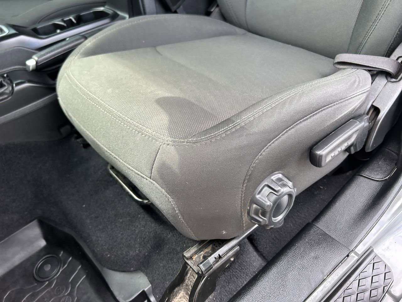 Used 2022 Jeep Gladiator Sport AWD/4WD image 23