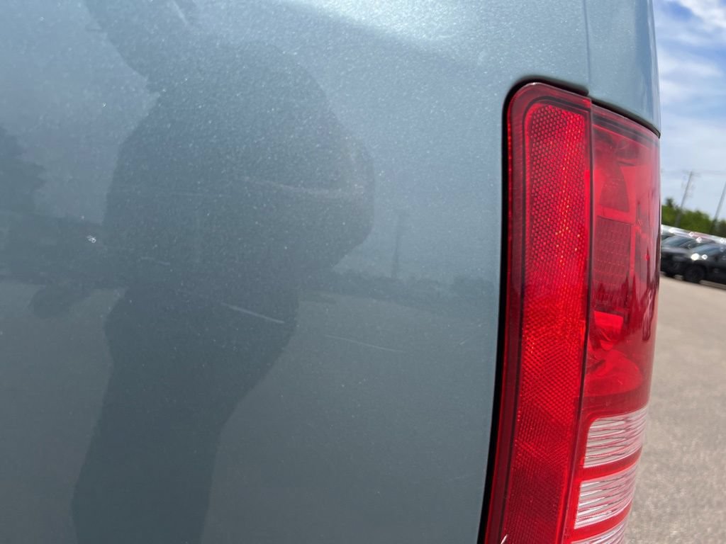Used 2010 Chrysler Town & Country Touring FWD image 35