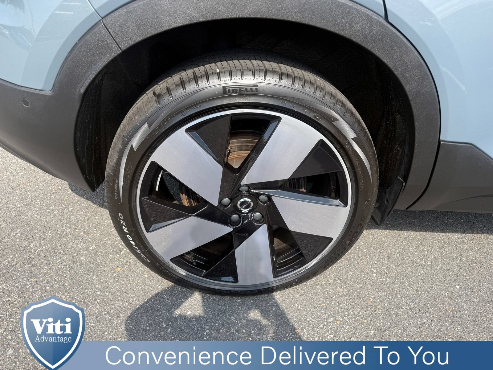 Used 2023 Volvo XC40 Recharge Ultimate w/ Protection Package Premier AWD/4WD image 13