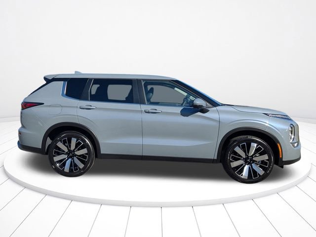 New 2026 Mitsubishi Outlander SE FWD video 2