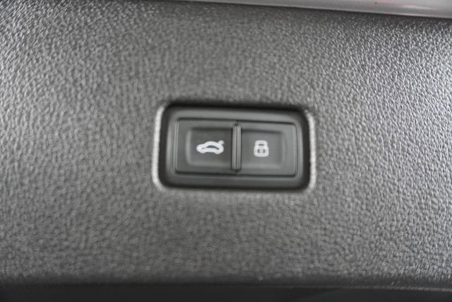 Used 2021 Audi Q8 Prestige w/ Prestige Package image 38