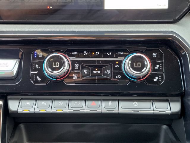 Used 2025 GMC Sierra 1500 AT4 w/ AT4 Premium Package AWD/4WD image 17