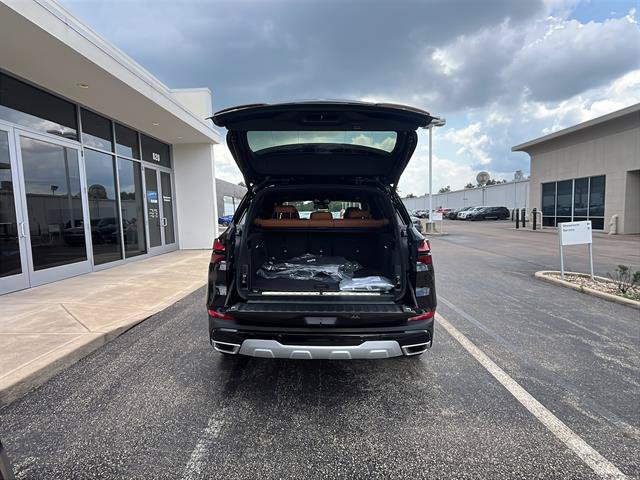 New 2026 BMW X5 xDrive50e w/ Climate Comfort Package AWD/4WD image 5