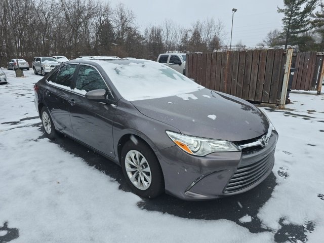 Used 2016 Toyota Camry LE image 10