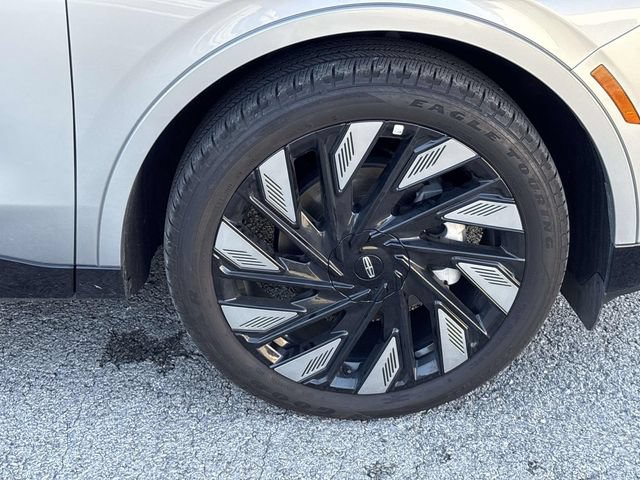 Used 2024 Lincoln Nautilus Reserve w/ Equipment Group 202A AWD/4WD image 9