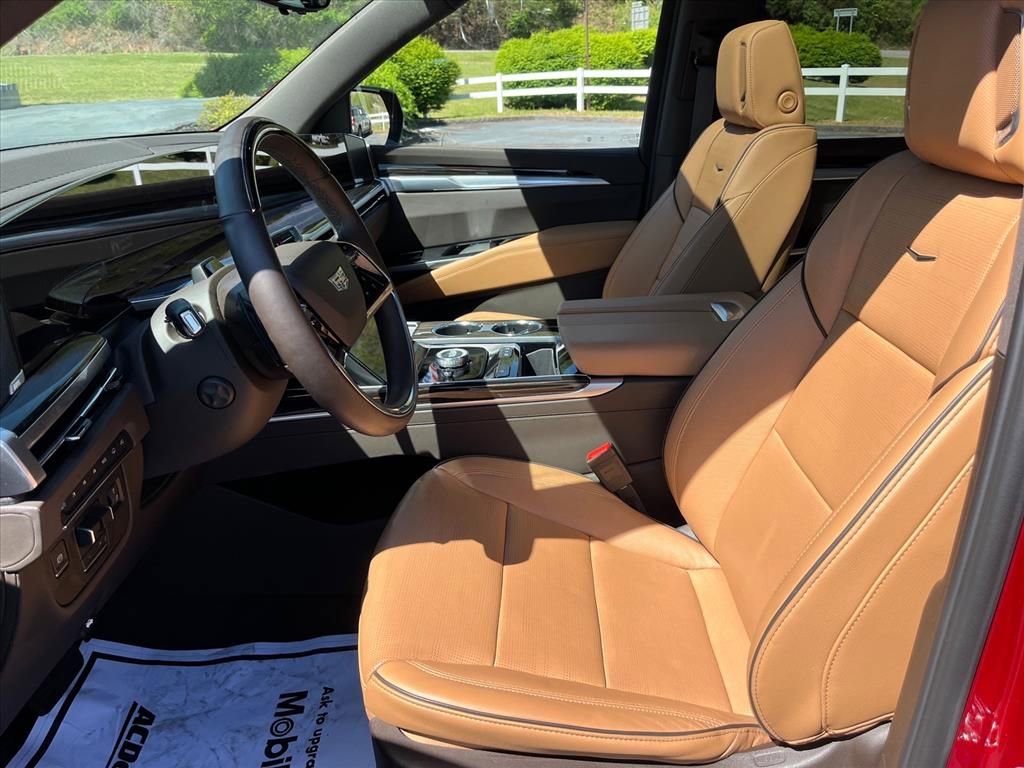 Used 2025 Cadillac Escalade Premium Luxury w/ Touring Package AWD/4WD image 24