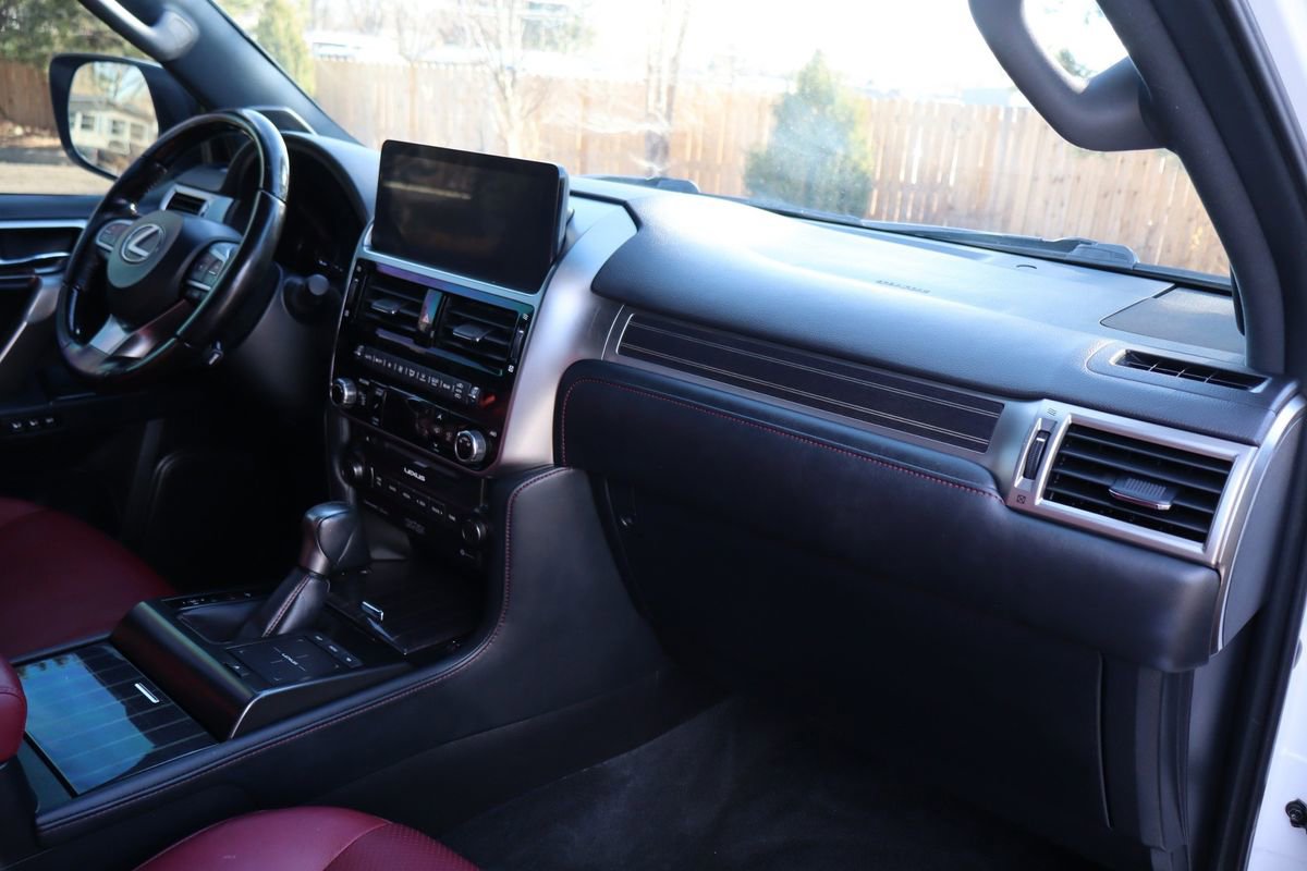 Used 2022 Lexus GX 460 Luxury w/ Off Road Package image 17