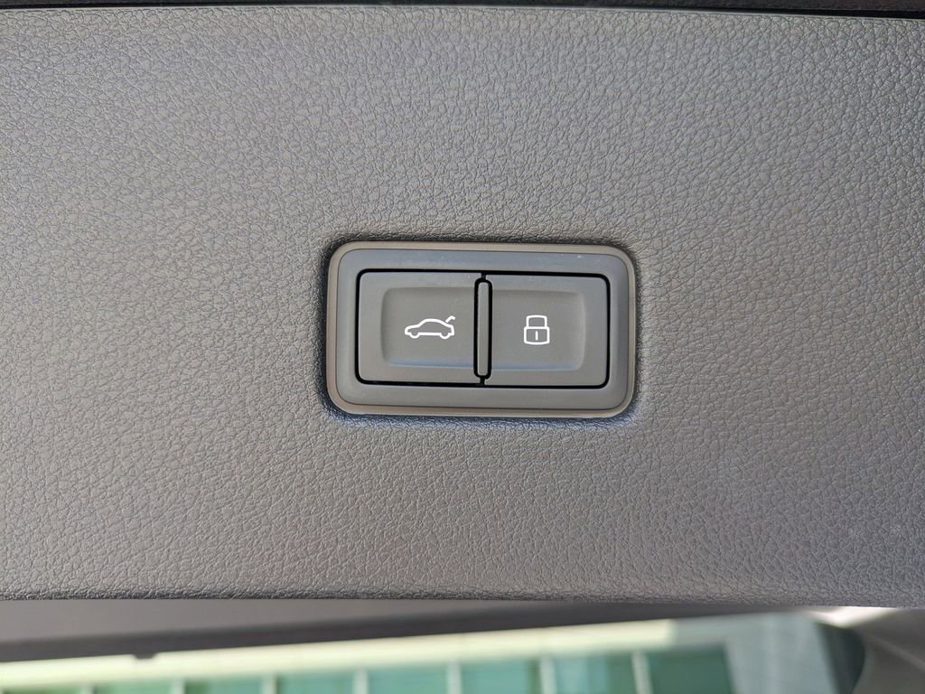 Used 2022 Audi SQ8 Premium Plus w/ Executive Package image 15