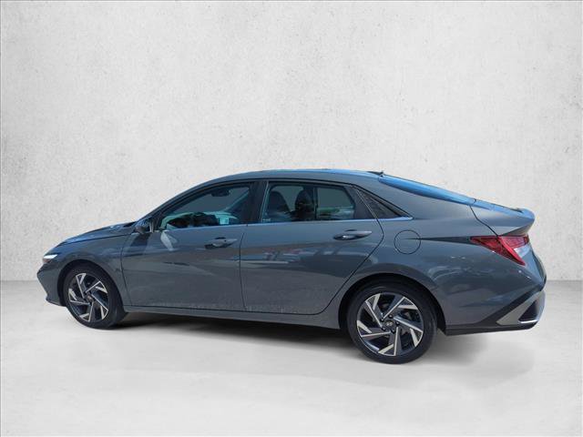 Used 2025 Hyundai Elantra SEL FWD image 8