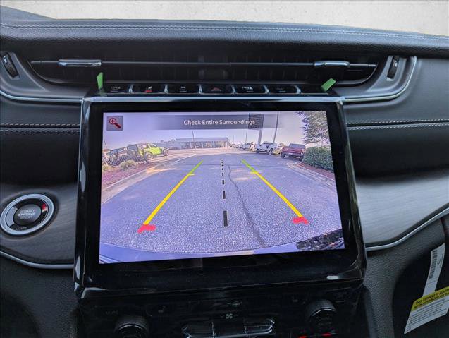 New 2025 Jeep Grand Cherokee Limited w/ Black Appearance Package image 19