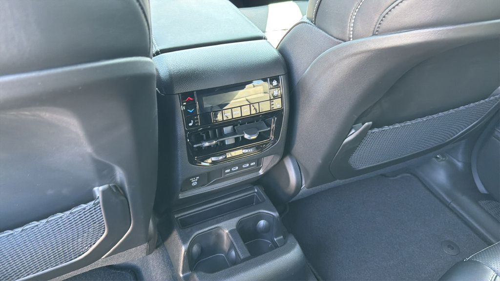 New 2027 Jeep Grand Cherokee L Limited AWD/4WD image 24