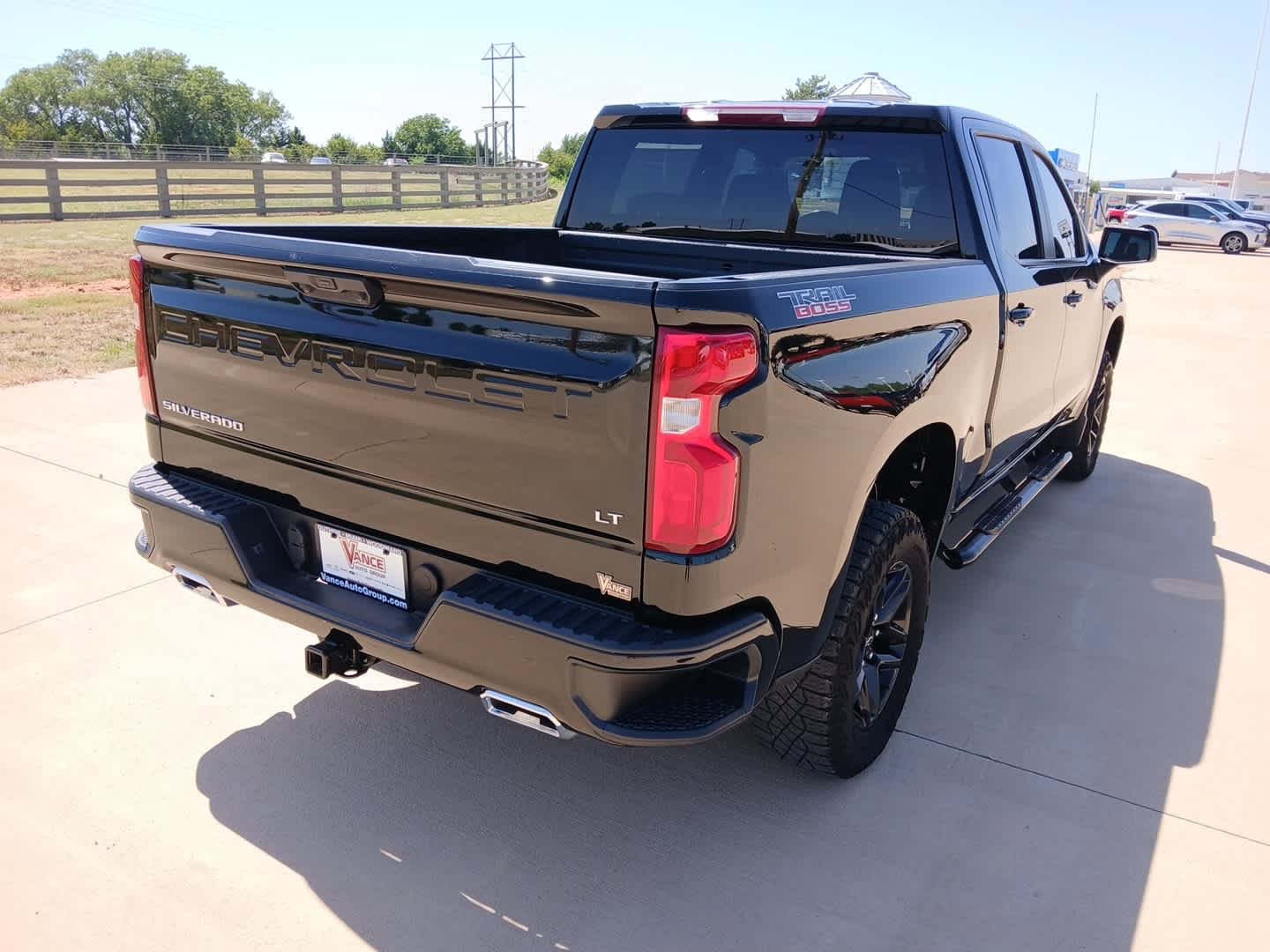 Used 2024 Chevrolet Silverado 1500 LT Trail Boss AWD/4WD image 3