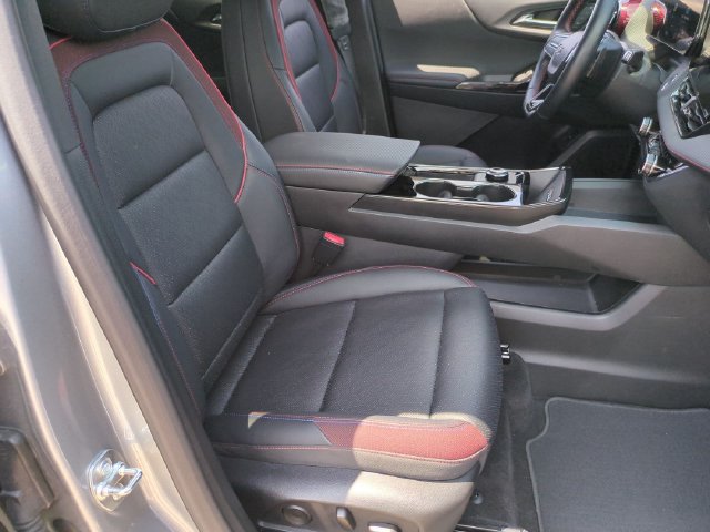 Used 2025 Chevrolet Equinox RS w/ Safety and Technology Package FWD image 18
