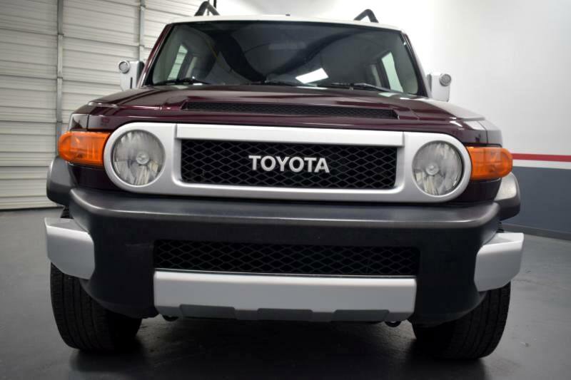 Used 2007 Toyota FJ Cruiser 2WD image 2