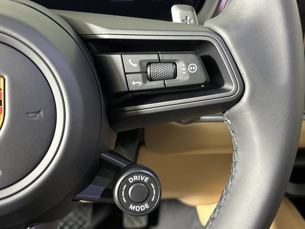 Certified 2026 Porsche Cayenne AWD/4WD image 26