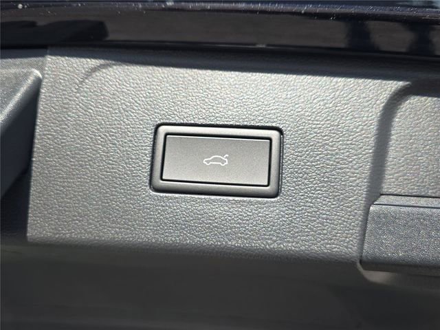 New 2026 Volkswagen Atlas SE image 10