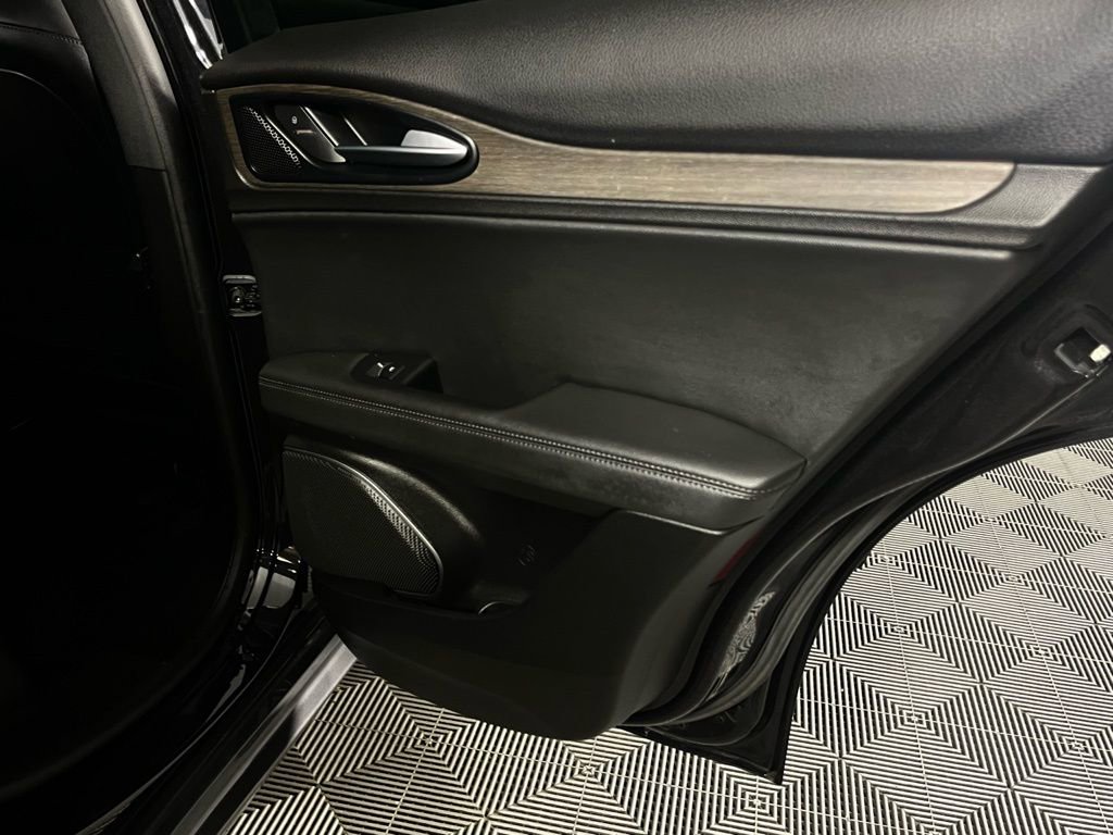 Used 2022 Alfa Romeo Stelvio Ti image 31