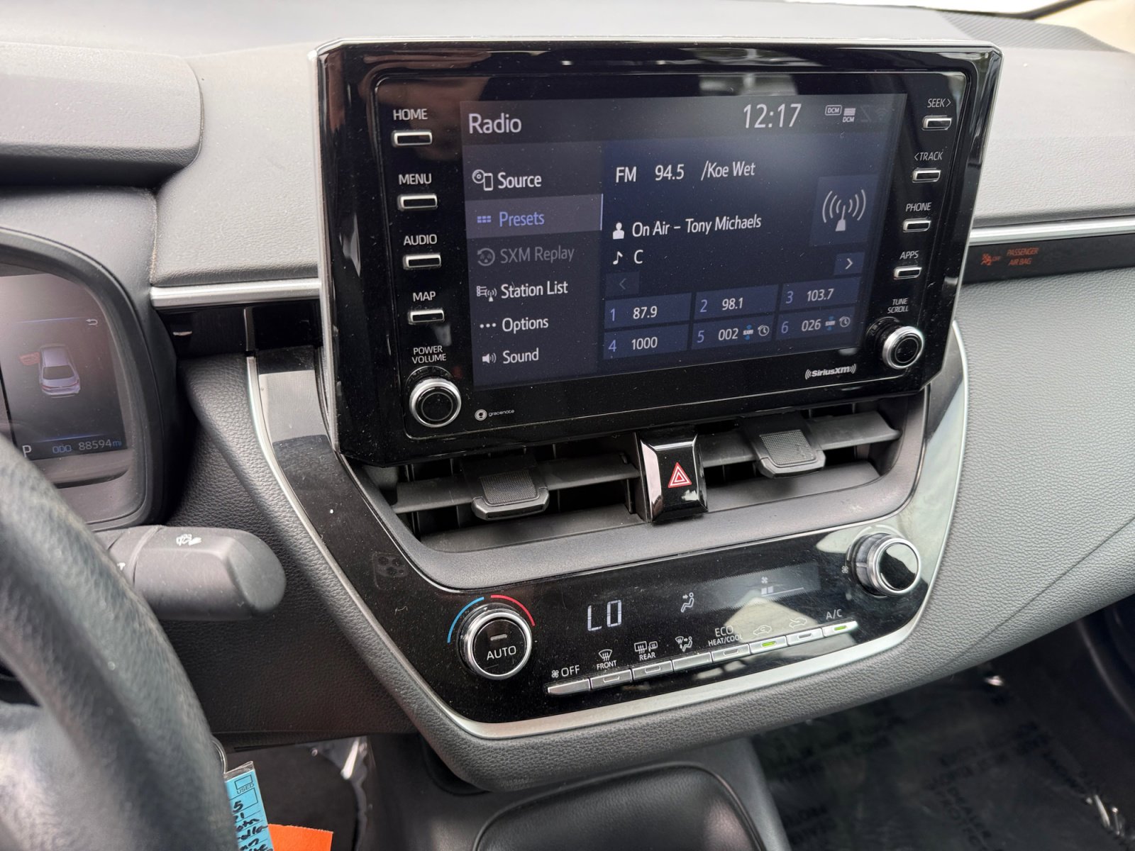 Used 2021 Toyota Corolla LE FWD image 12