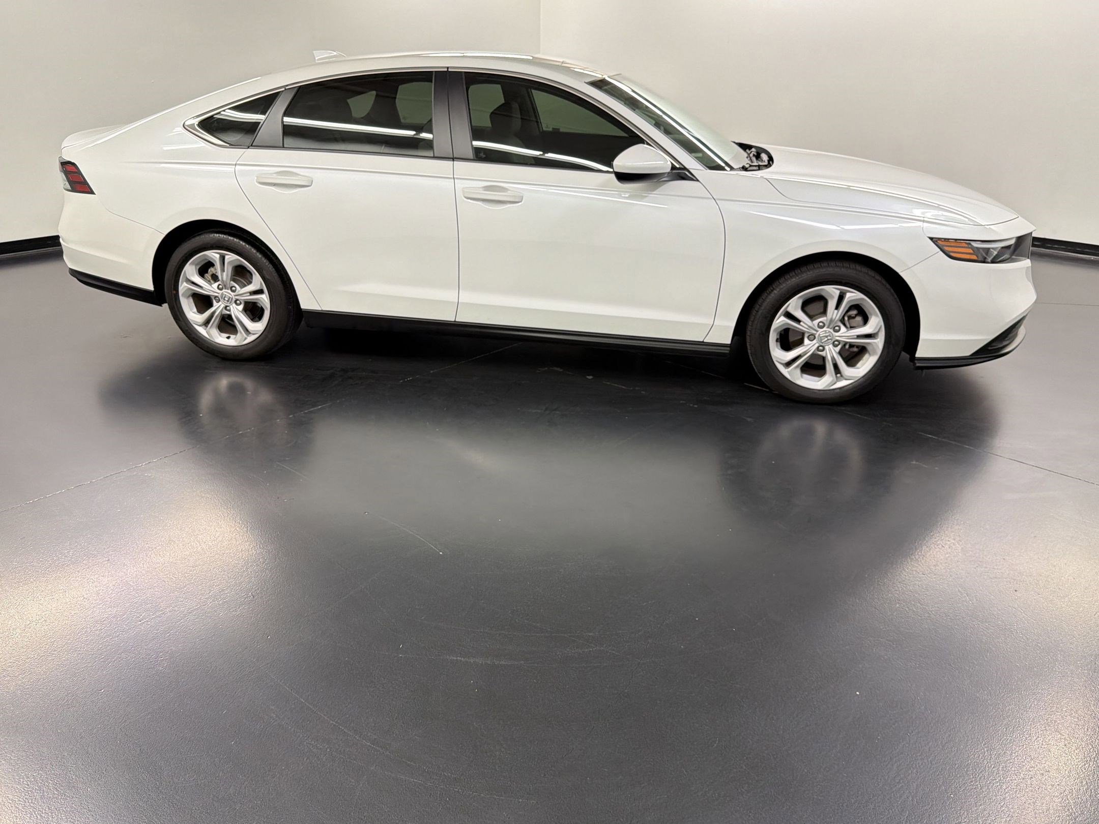 Certified 2024 Honda Accord LX image 8