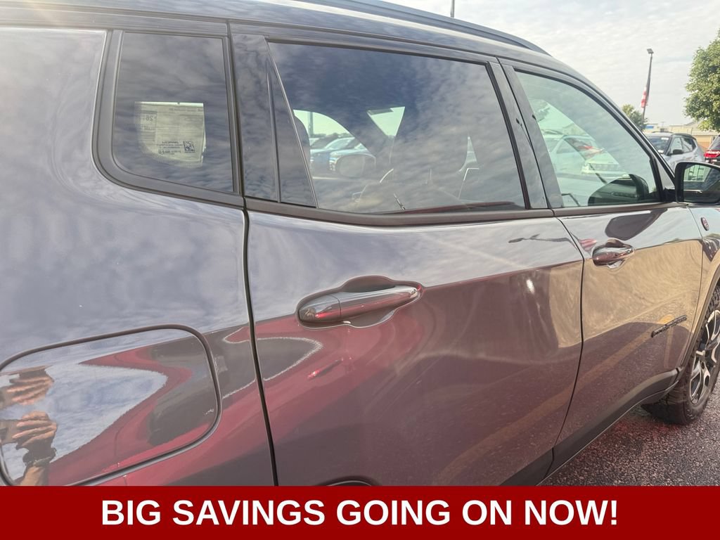 New 2026 Jeep Compass Trailhawk w/ Sun, Sound & Navigation Group AWD/4WD image 39