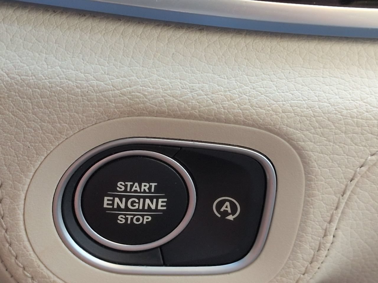 Used 2024 Mercedes-Benz GLS 580 4MATIC image 29